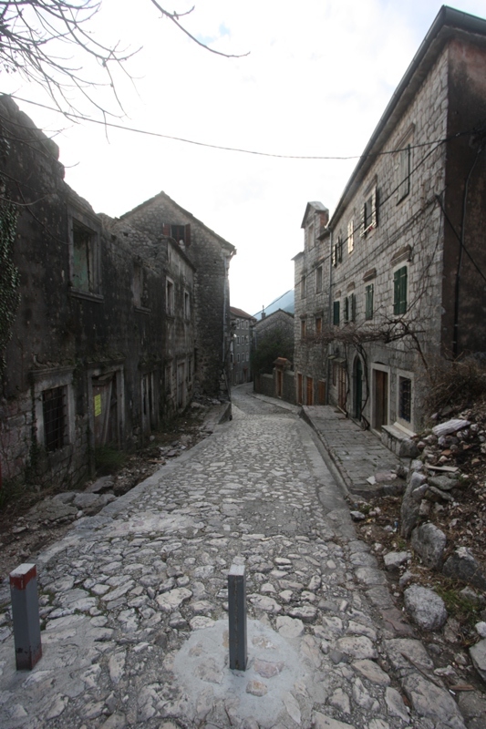 Image of House - 9 Bedrooms - 3 Bathrooms for Sale in Kotor-Risan-Montenegro, Image 4