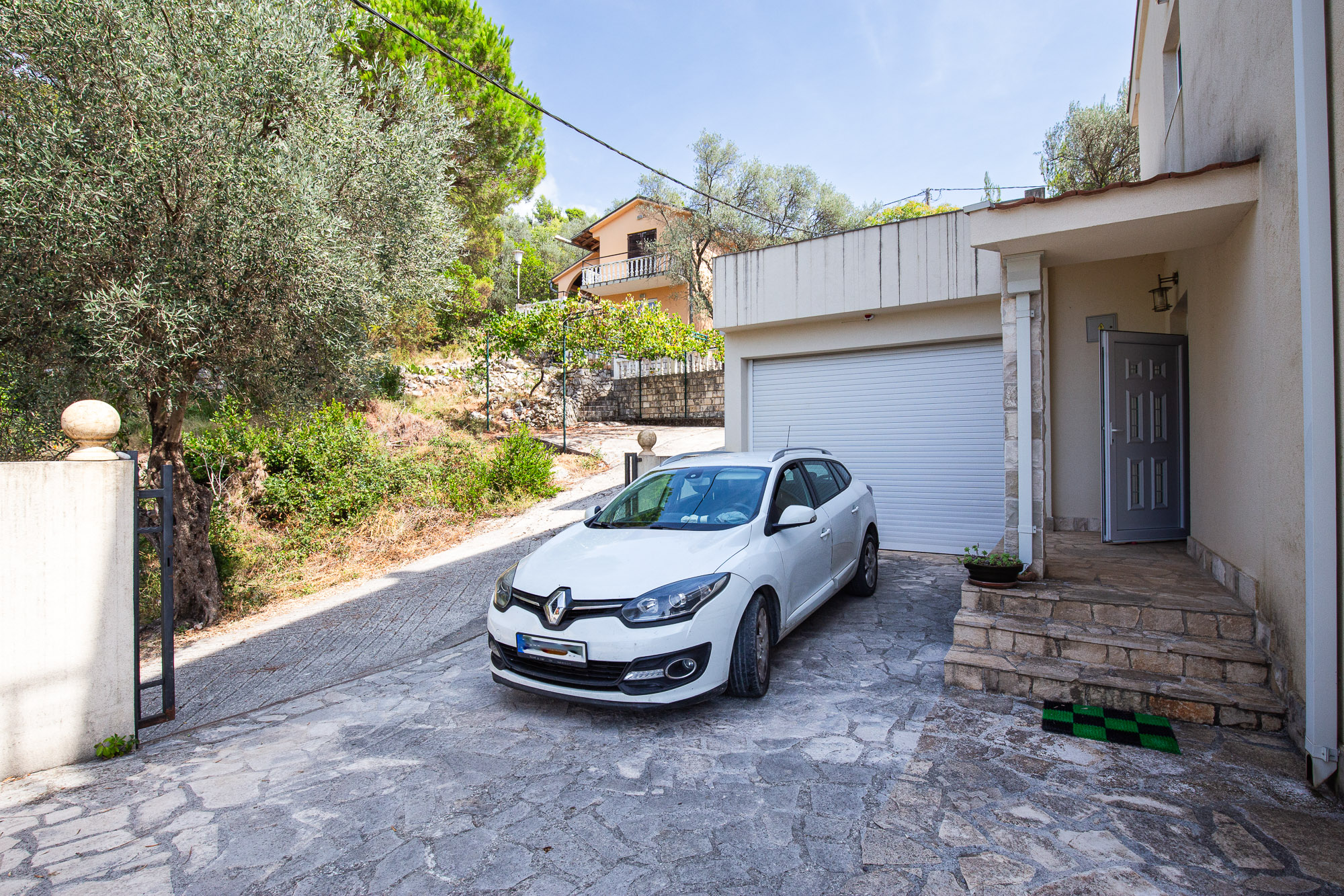 Image of House - 5 Bedrooms - 5 Bathrooms for Sale in Herceg-Novi-Montenegro, Image 30