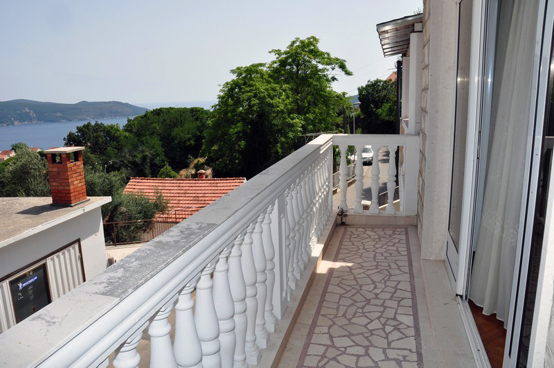 Image of House - 6 Bedrooms - 4 Bathrooms for Sale in Herceg-Novi-Herceg Novi-Montenegro, Image 6
