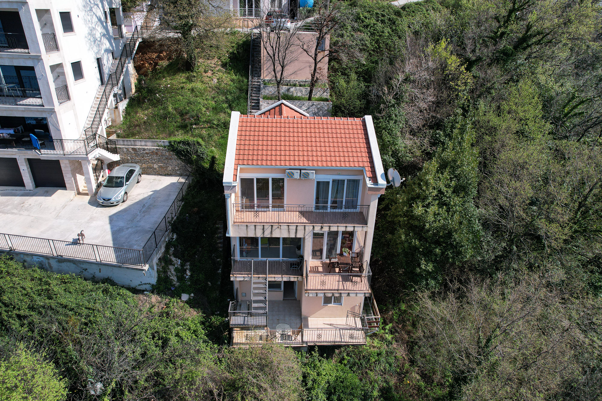 Image of House - 4 Bedrooms - 3 Bathrooms for Sale in Tivat-Lepetane-Montenegro, Image 2