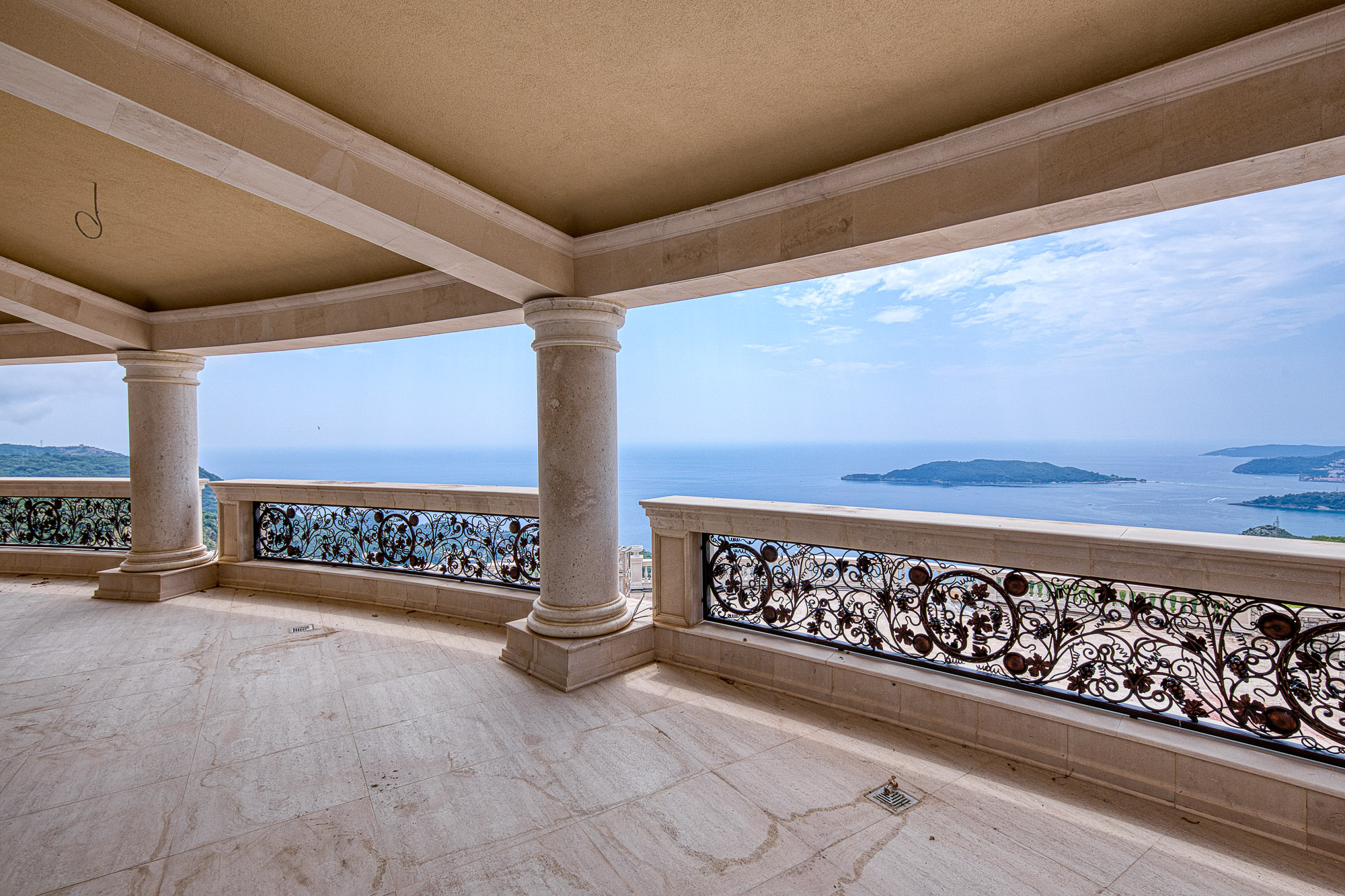 Image of Villa - 11 Bedrooms - 16 Bathrooms for Sale in Montenegro-Sveti Stefan-Montenegro, Image 17