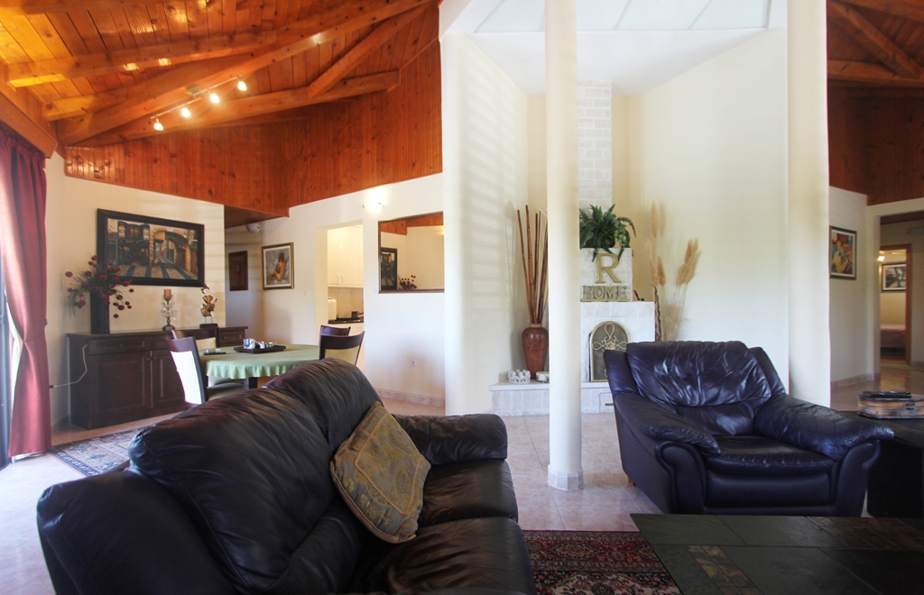 Image of House - 3 Bedrooms - 2 Bathrooms for Sale in Budva-Radanovici-Montenegro, Image 14