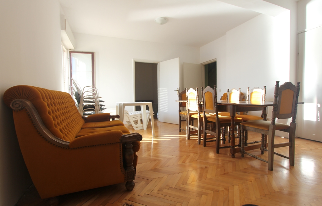 Image of House - 5 Bedrooms - 2 Bathrooms for Sale in Herceg-Novi-Herceg Novi-Montenegro, Image 3