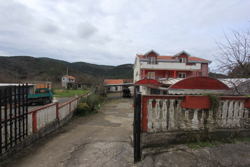 Image of House - 5 Bedrooms - 9 Bathrooms for Sale in Kotor-Kotor-Montenegro, Image 1