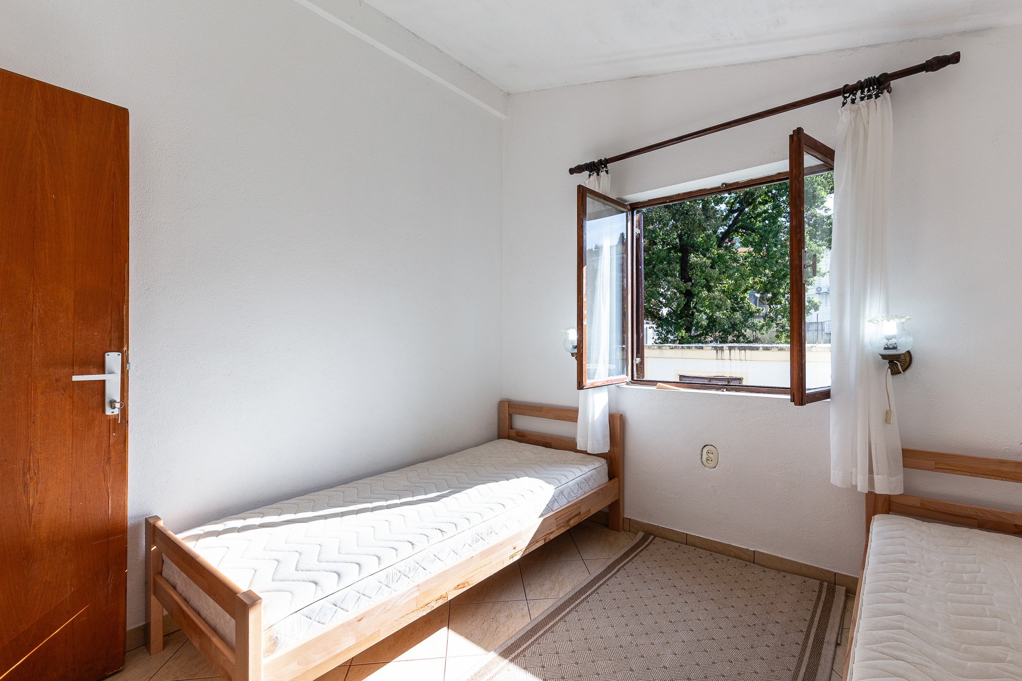 Image of House - 8 Bedrooms - 2 Bathrooms for Sale in Bar-Sutomore-Montenegro, Image 13