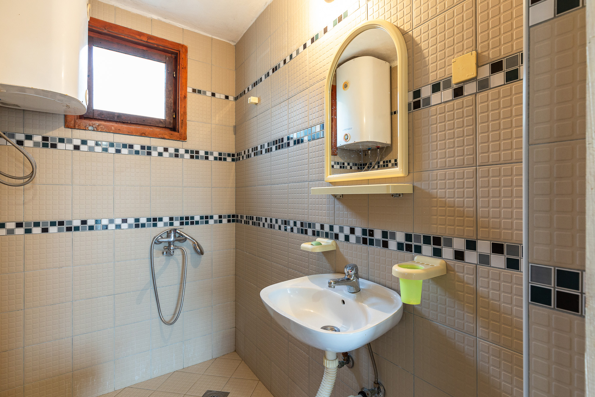 Image of House - 4 Bedrooms - 2 Bathrooms for Sale in Bar-Sutomore-Montenegro, Image 7