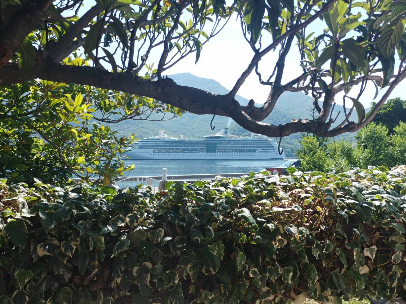 Image of House - 3 Bedrooms - 1 Bathrooms for Sale in Herceg-Novi-Kamenari-Montenegro, Image 2