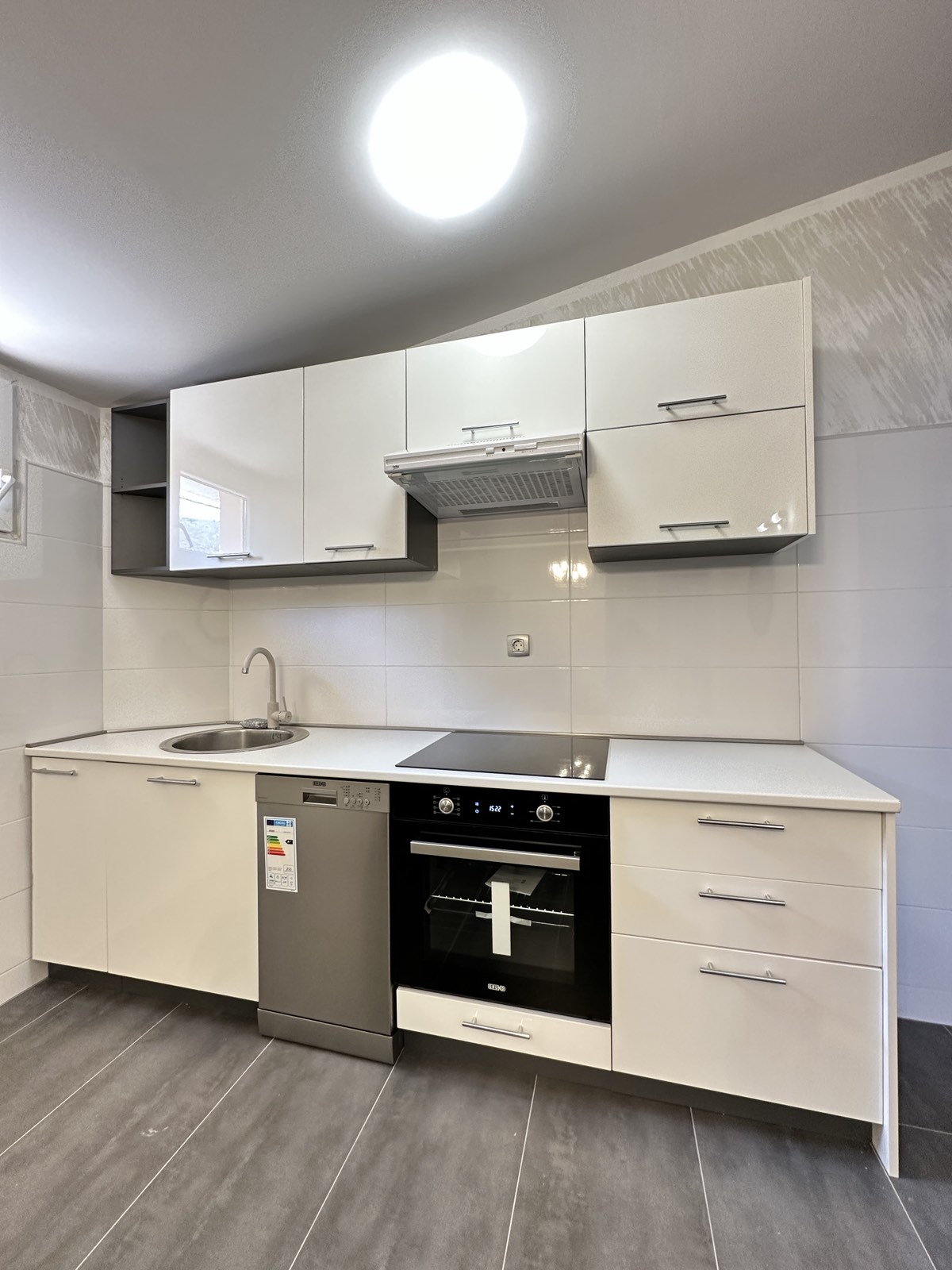 Image of Apartment - 2 Bedrooms - 1 Bathrooms for Sale in Budva-Budva-Montenegro, Image 8
