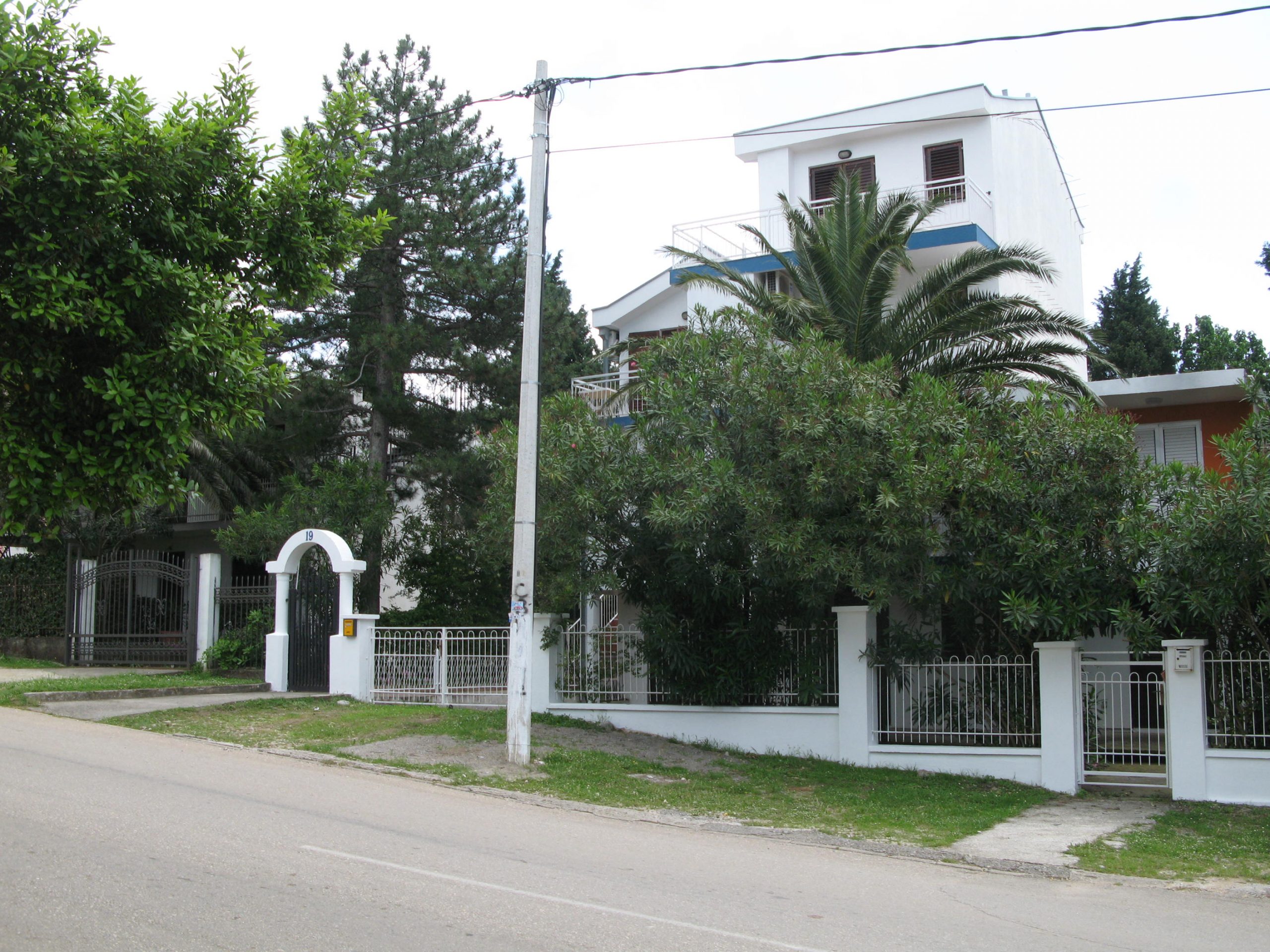 Image of House - 9 Bedrooms - 8 Bathrooms for Sale in Bar-Sutomore-Montenegro, Image 2