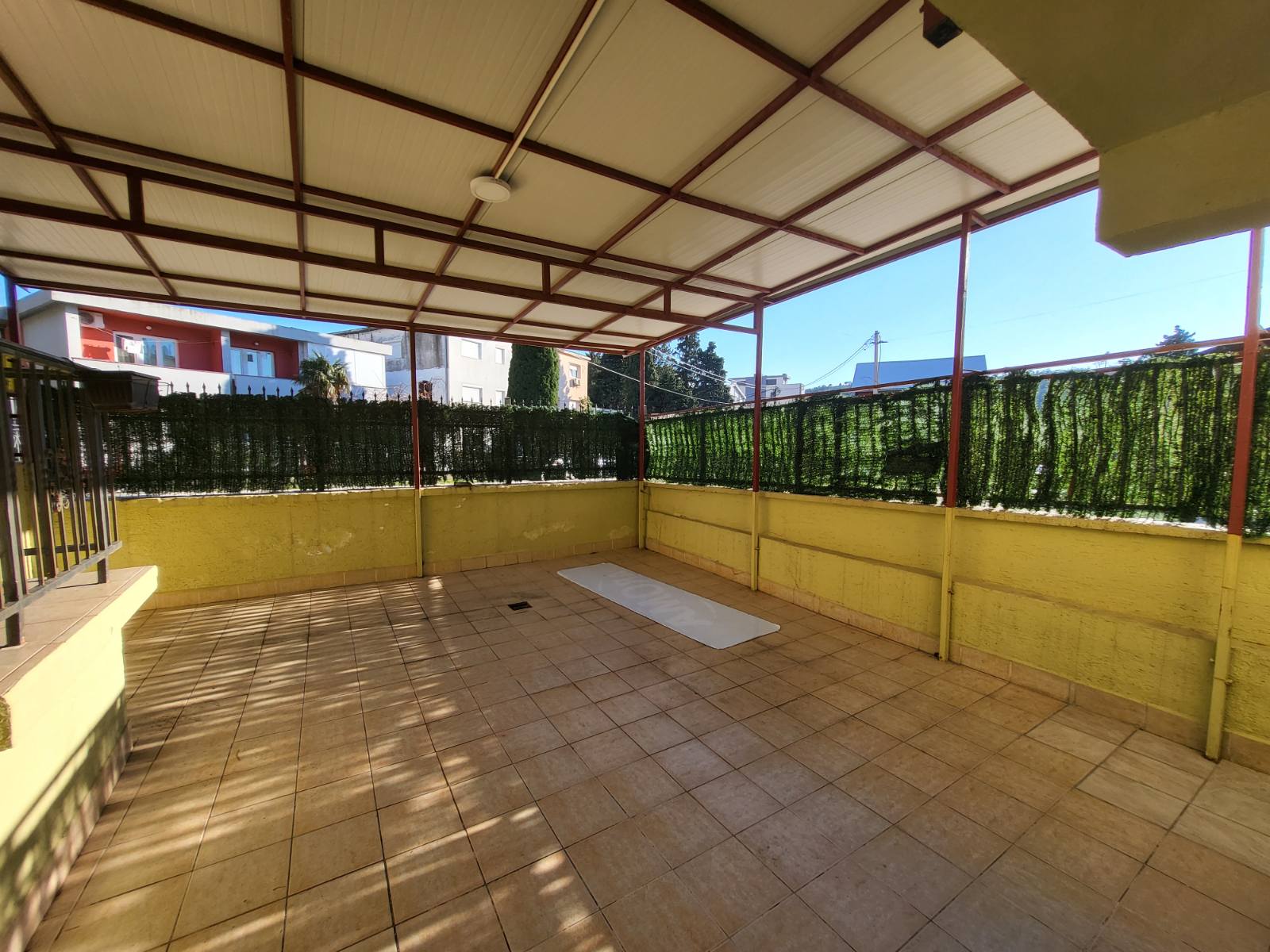 Image of House - 10 Bedrooms - 4 Bathrooms for Sale in Bar-Sutomore-Montenegro, Image 3