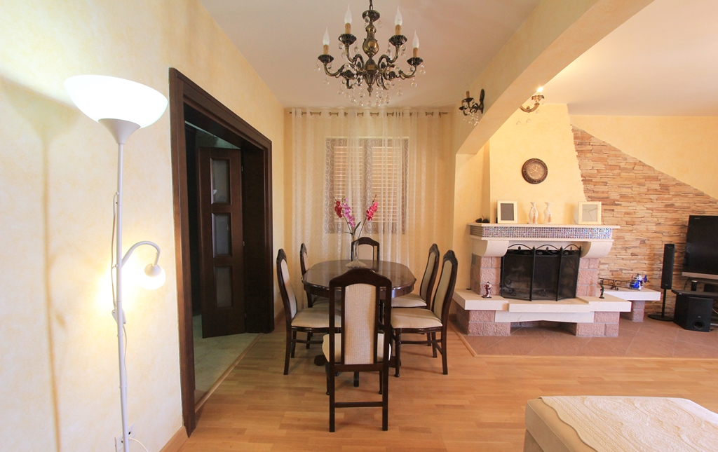 Image of Villa - 5 Bedrooms - 7 Bathrooms for Sale in Bar-Susanj-Montenegro, Image 6