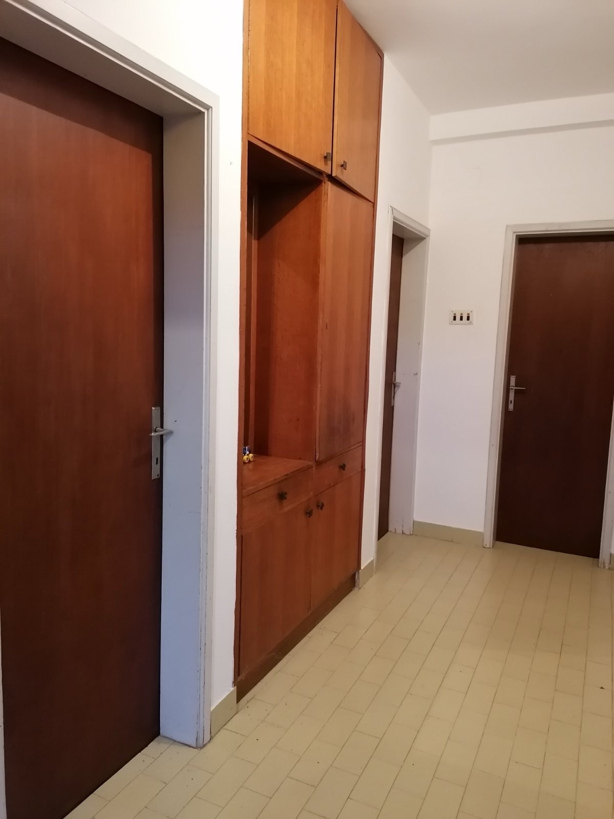 Image of House - 8 Bedrooms - 3 Bathrooms for Sale in Kotor-Prcanj-Montenegro, Image 5