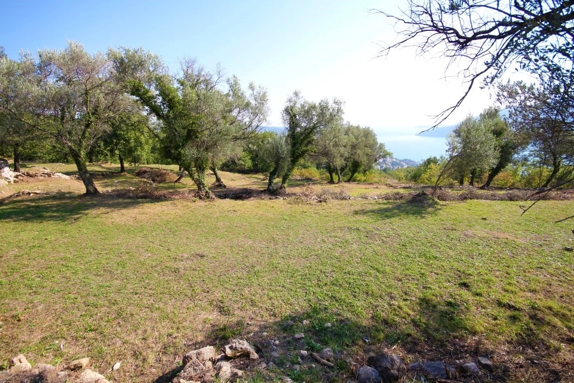 Urbanized plot for the construction of two villas in Trebesinj, Herceg Novi   Herceg-Novi