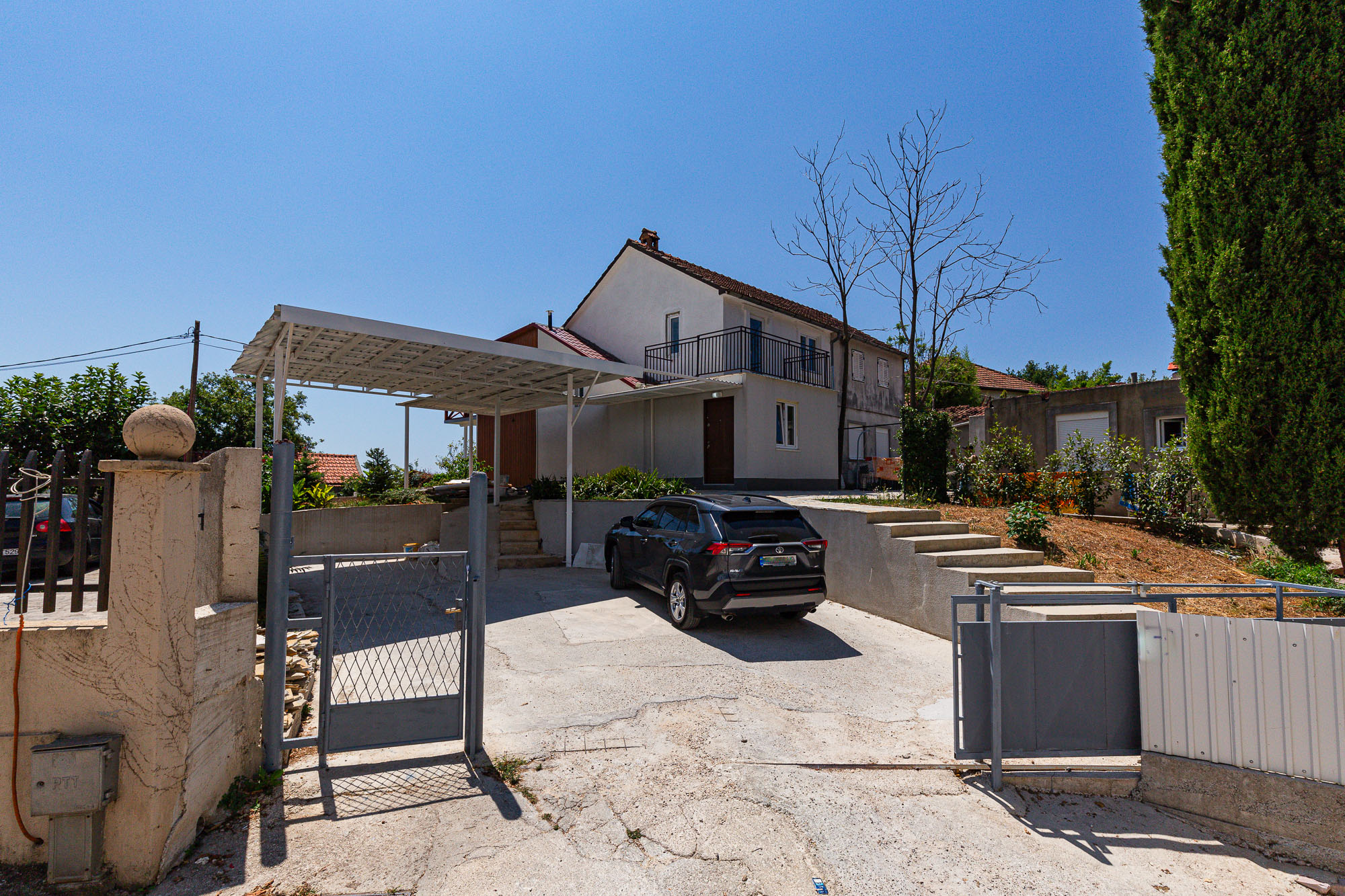 Image of House - 3 Bedrooms - 2 Bathrooms for Sale in Herceg-Novi-Herceg Novi-Montenegro, Image 2