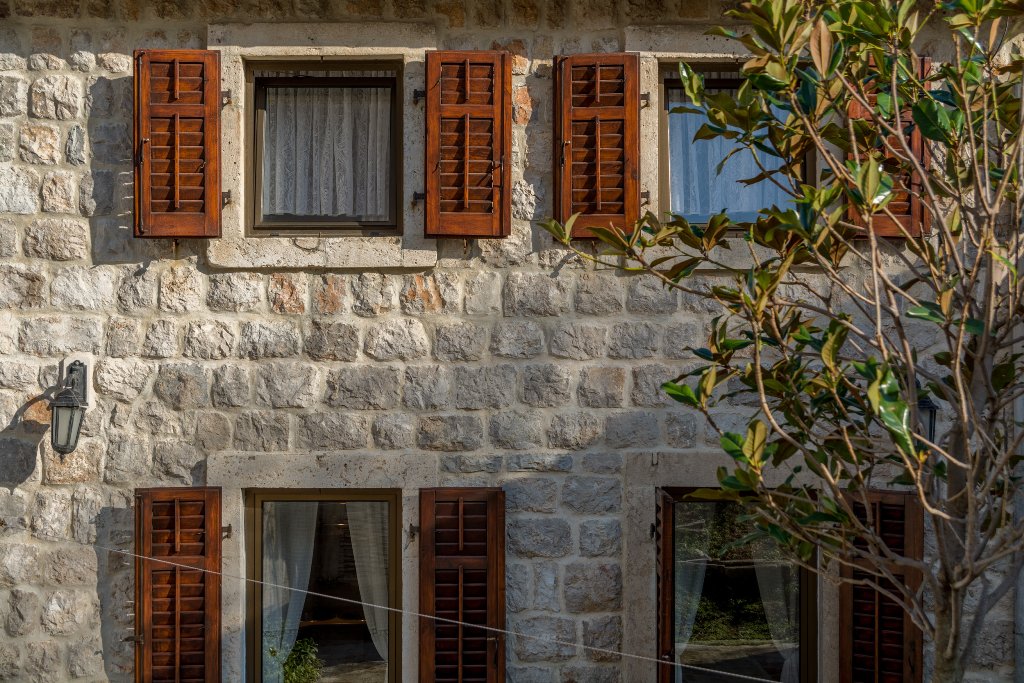 Image of House - 6 Bedrooms - 6 Bathrooms for Sale in Kotor-Prcanj-Montenegro, Image 12