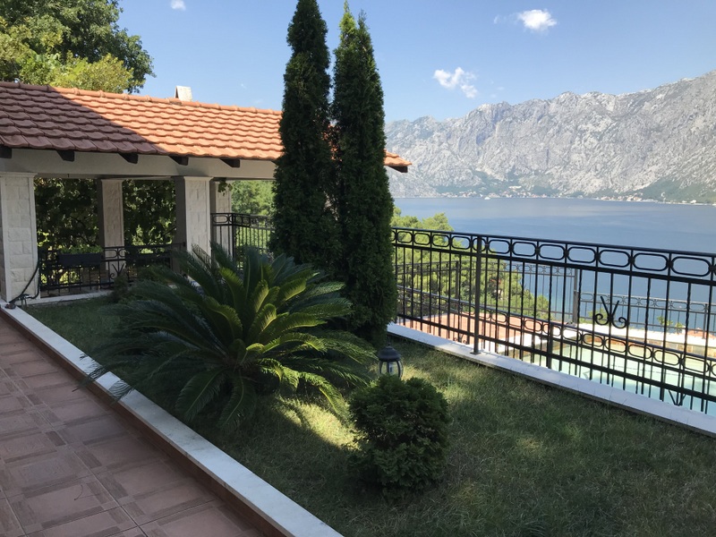 Three storey house in Prcanj