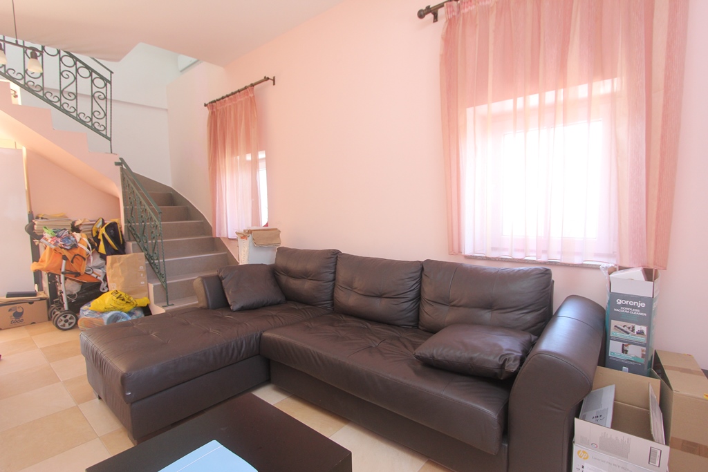 Image of House - 5 Bedrooms - 3 Bathrooms for Sale in Tivat-Montenegro, Image 5