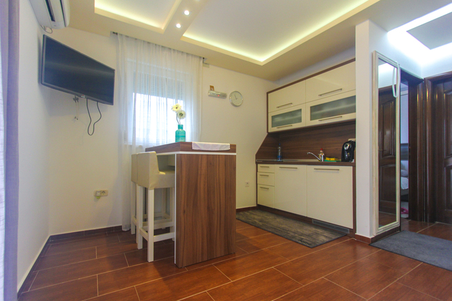 Two apartments near the popular tourist destination Sveti Stefan