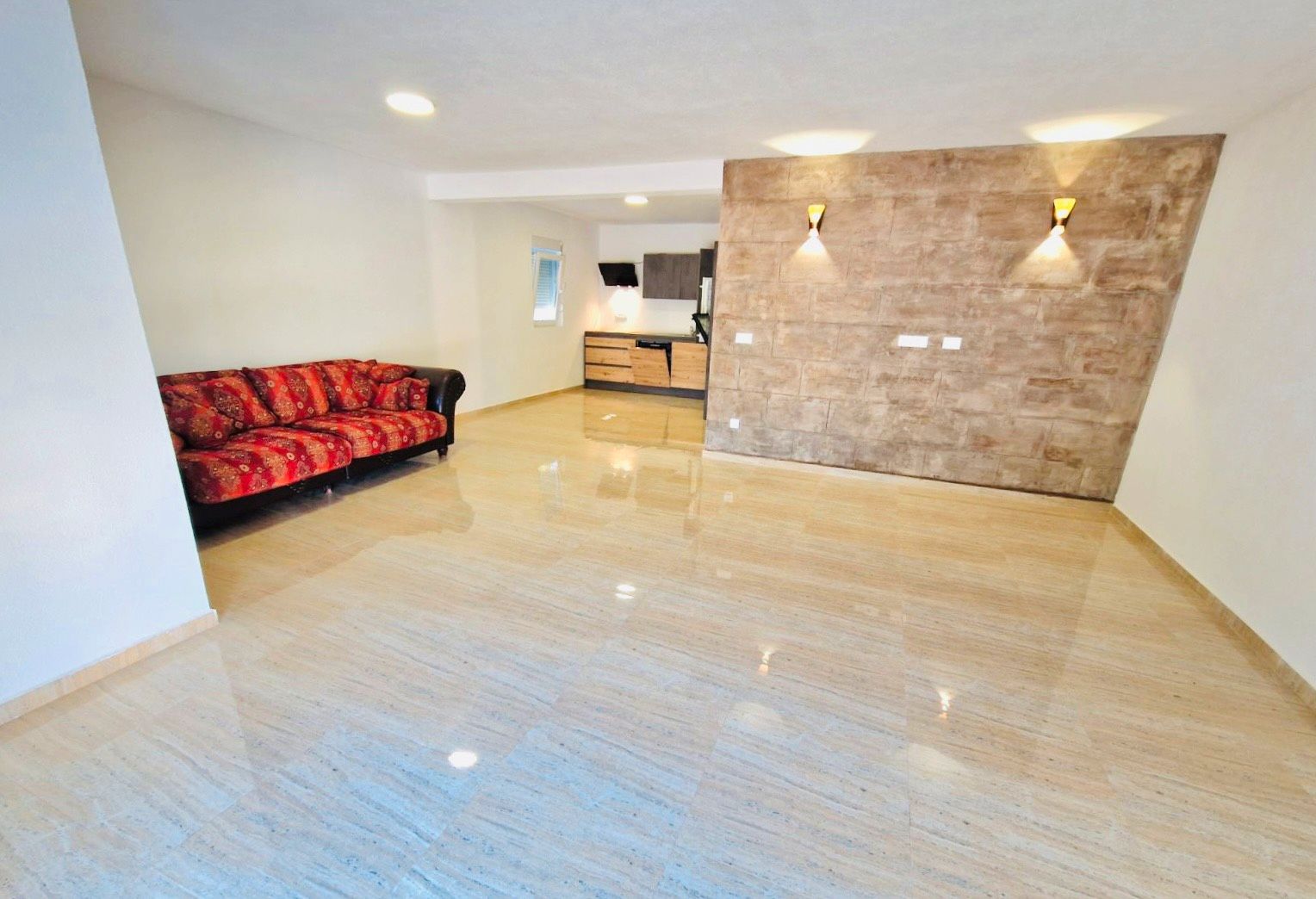 Image of House - 4 Bedrooms - 3 Bathrooms for Sale in Bar-Dobre Vode-Montenegro, Image 3