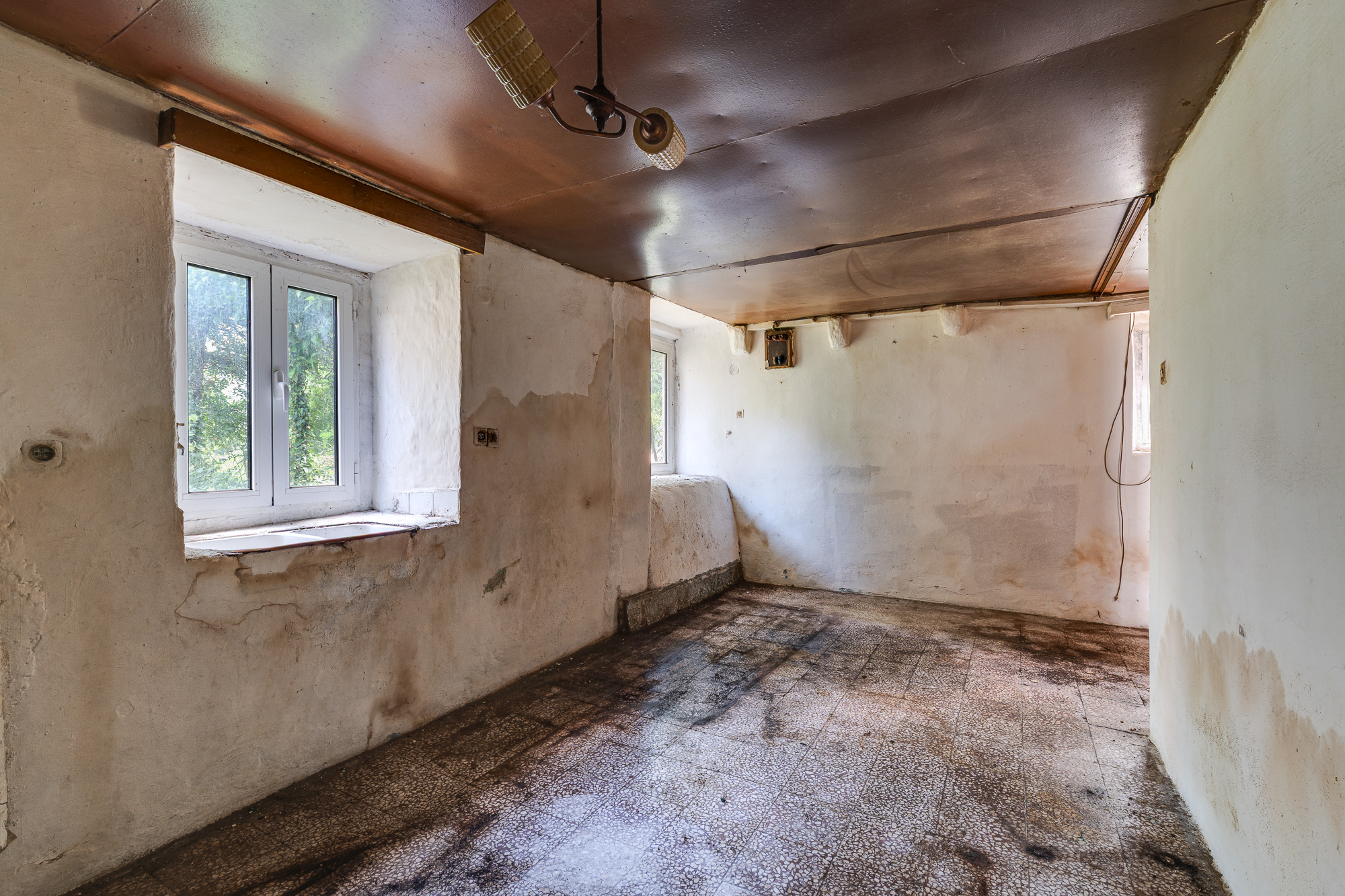 Image of House - 4 Bedrooms - 2 Bathrooms for Sale in Kotor-Kotor-Montenegro, Image 4
