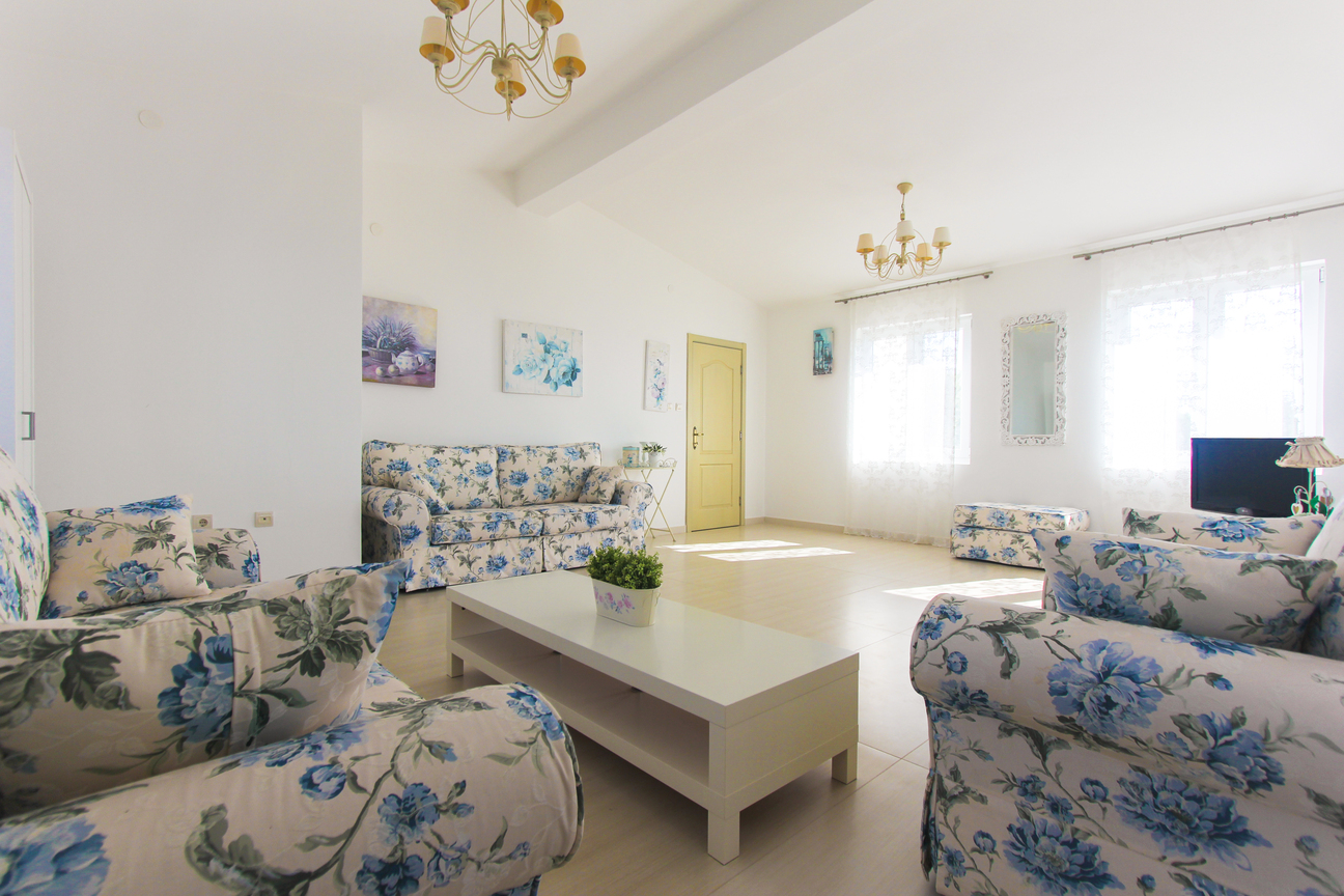 Image of House - 4 Bedrooms - 5 Bathrooms for Sale in Bar-Zeleni Pojas-Montenegro, Image 9