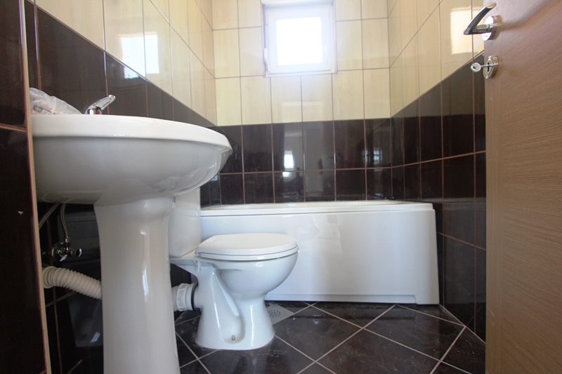 Image of House - 6 Bedrooms - 6 Bathrooms for Sale in Herceg-Novi-Igalo-Montenegro, Image 17