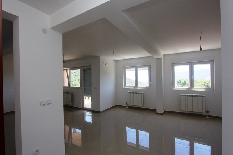 Image of House - 6 Bedrooms - 6 Bathrooms for Sale in Herceg-Novi-Igalo-Montenegro, Image 10