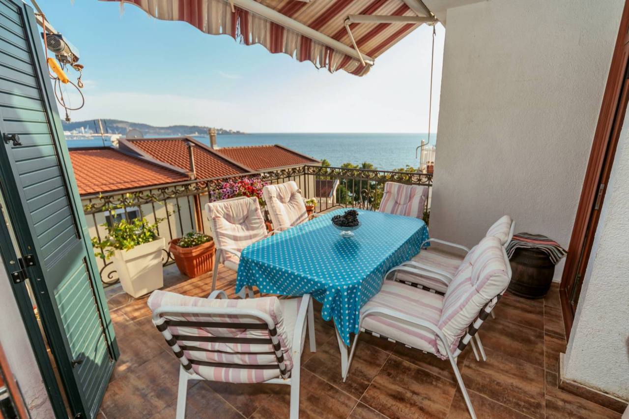 Image of Apartment - 5 Bedrooms - 2 Bathrooms for Sale in Bar-Susanj-Montenegro, Image 1