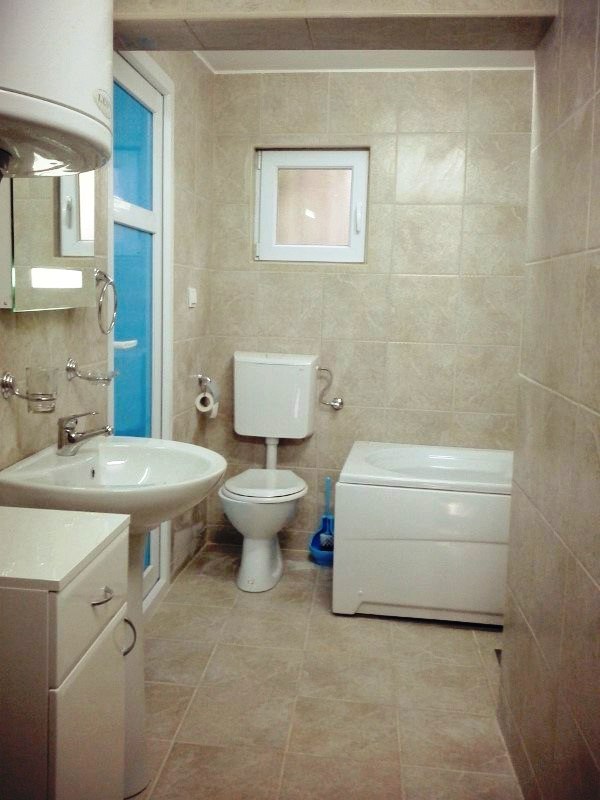 Image of House - 8 Bedrooms - 4 Bathrooms for Sale in Bar-Sutomore-Montenegro, Image 9