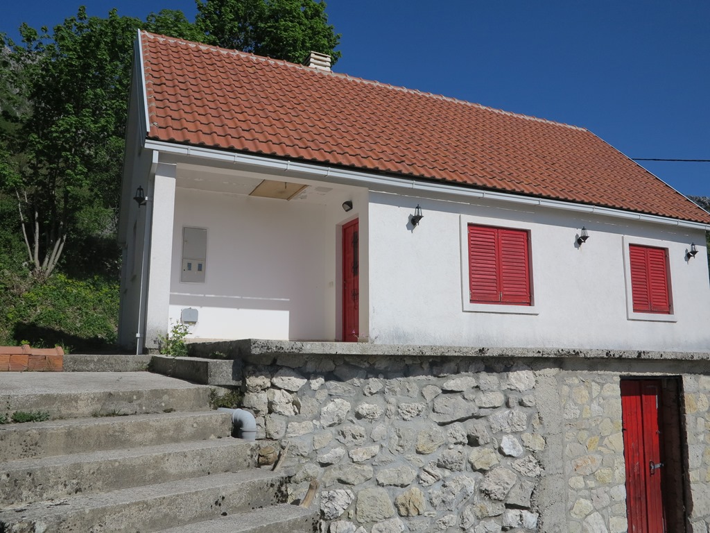 Image of House - 2 Bedrooms - 1 Bathrooms for Sale in Montenegro-Montenegro, Image 1