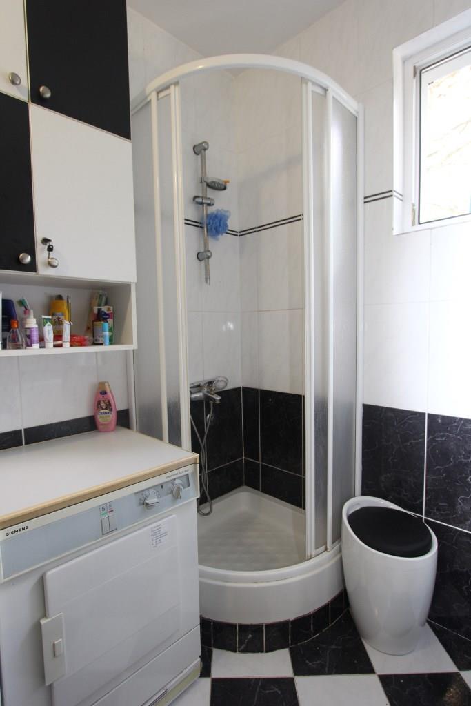 Image of House - 5 Bedrooms - 3 Bathrooms for Sale in Budva-Budva-Montenegro, Image 11