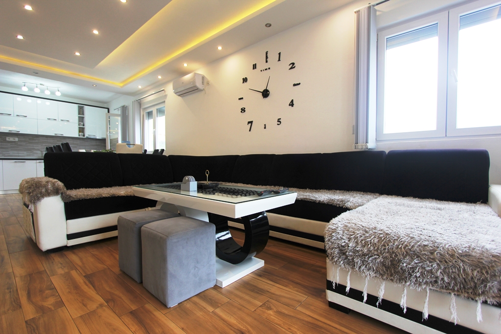 Image of House - 5 Bedrooms - 4 Bathrooms for Sale in Bar-Bjelisi-Montenegro, Image 3