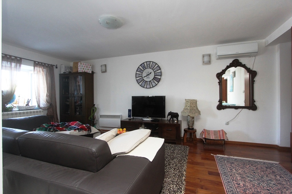 Image of House - 5 Bedrooms - 3 Bathrooms for Sale in Tivat-Montenegro, Image 4
