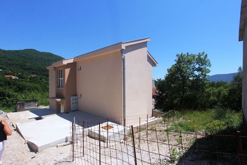 Image of House - 6 Bedrooms - 6 Bathrooms for Sale in Herceg-Novi-Igalo-Montenegro, Image 1