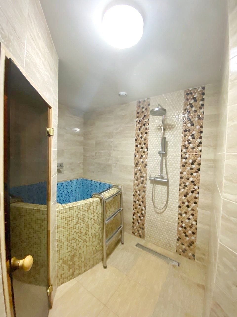 Image of Hotel - 8 Bedrooms - 6 Bathrooms for Sale in Tivat-Lustica-Montenegro, Image 34
