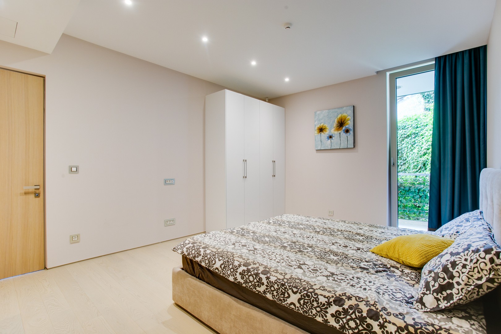 Image of Apartment - 2 Bedrooms - 2 Bathrooms for Sale in Budva-Budva-Montenegro, Image 5