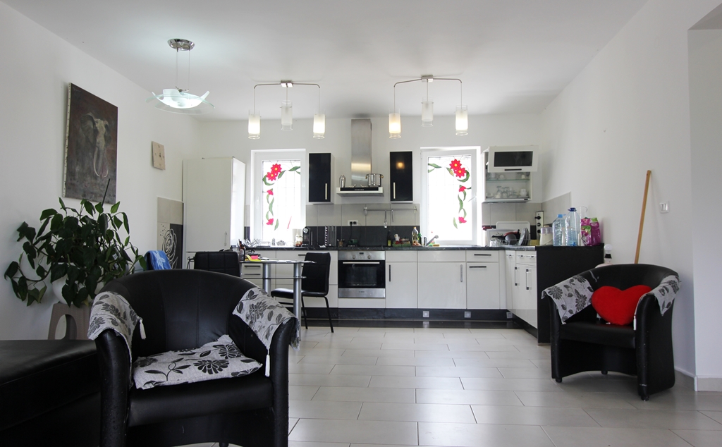 Image of House - 4 Bedrooms - 2 Bathrooms for Sale in Kotor-Zagora-Montenegro, Image 2