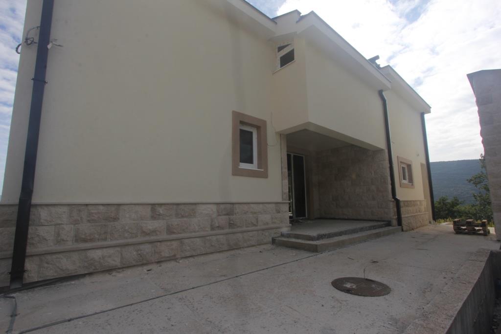 Image of House - 4 Bedrooms - 3 Bathrooms for Sale in Herceg-Novi-Herceg Novi-Montenegro, Image 11