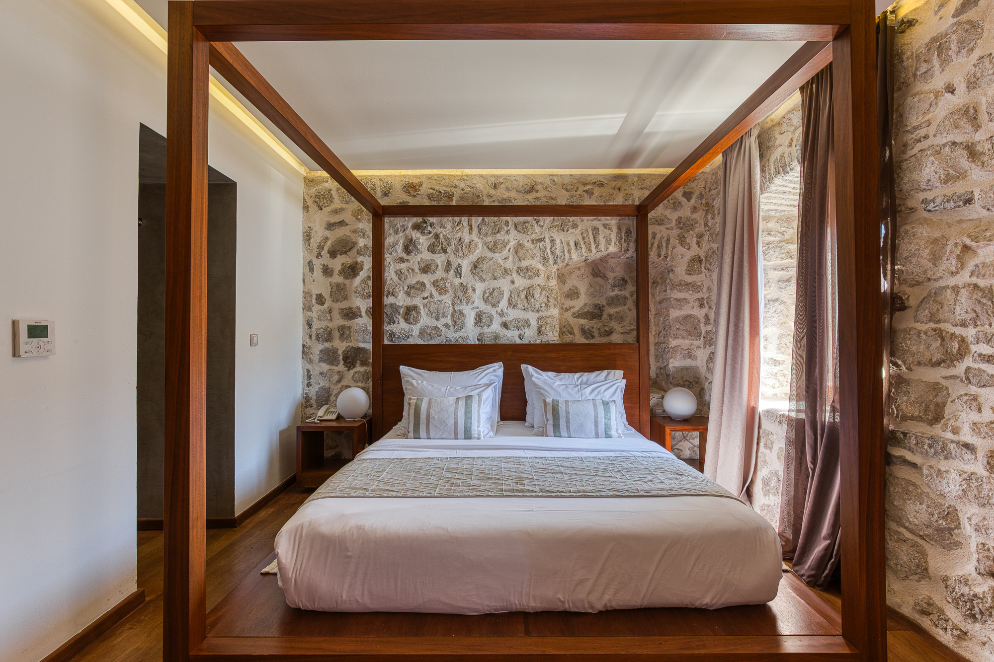 Image of Villa - 7 Bedrooms - 7 Bathrooms for Sale in Kotor-Montenegro, Image 11