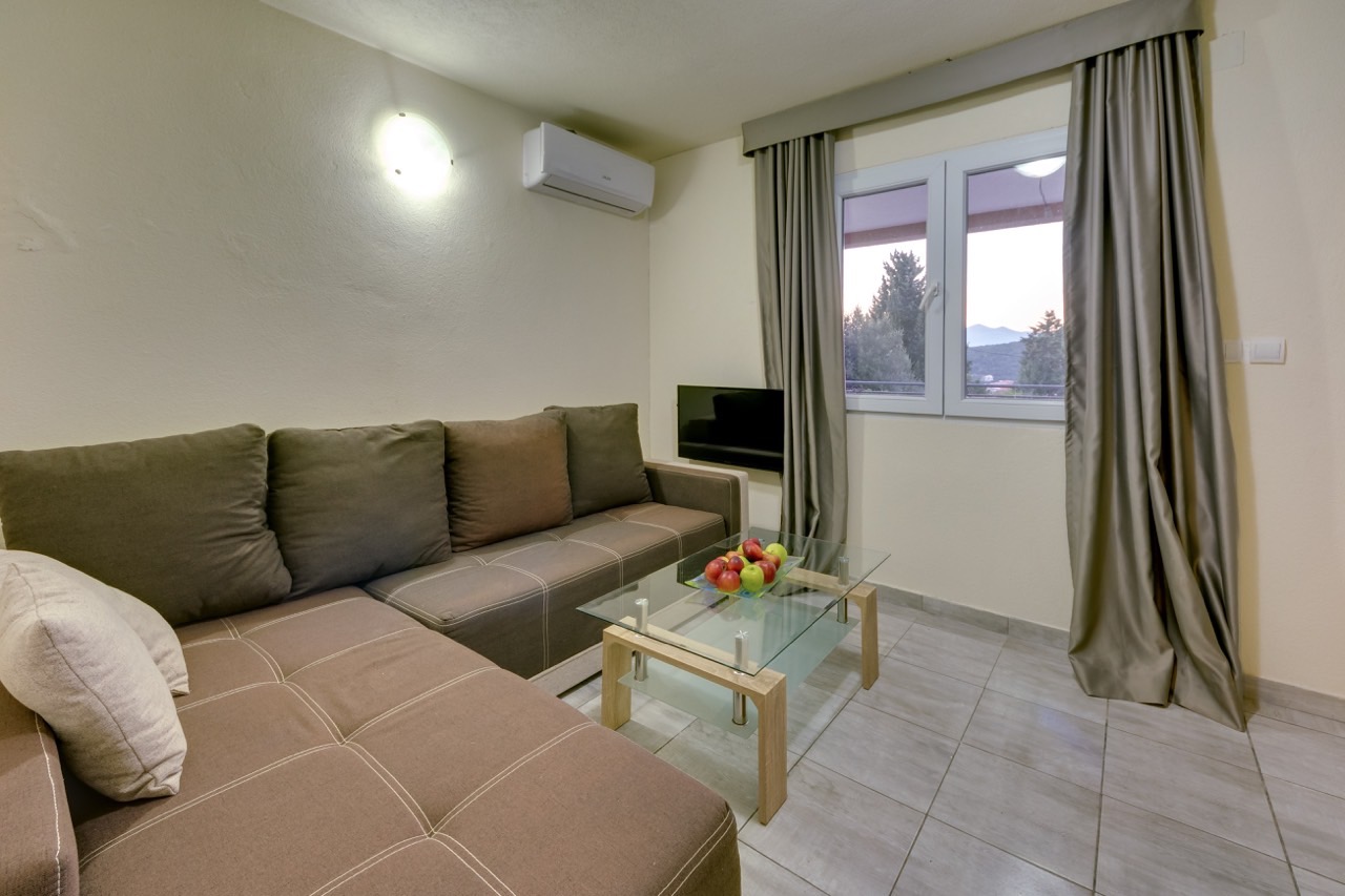 Image of Hotel - 10 Bedrooms for Sale in Bar-Bar-Montenegro, Image 15
