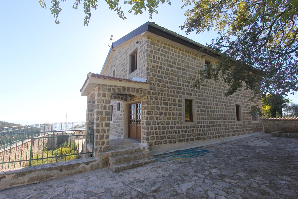 Image of Villa - 6 Bedrooms - 4 Bathrooms for Sale in Budva-Petrovac-Montenegro, Image 4