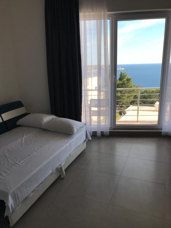 Image of Hotel - 10 Bedrooms - 10 Bathrooms for Sale in Bar-Susanj-Montenegro, Image 5