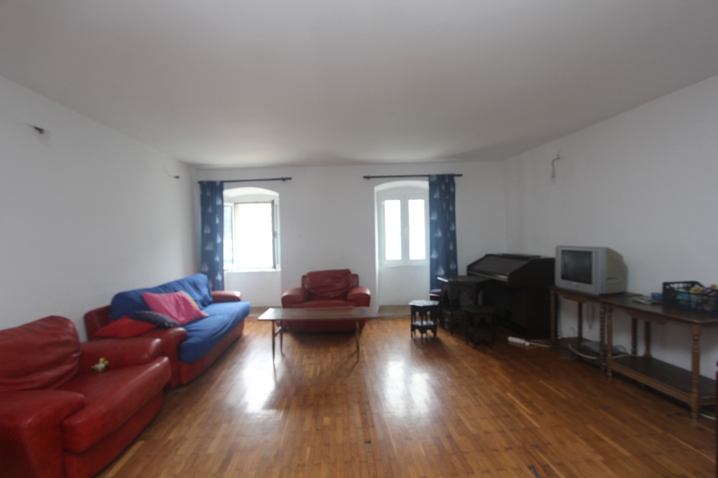 Image of House - 4 Bedrooms - 3 Bathrooms for Sale in Kotor-Kotor-Montenegro, Image 13