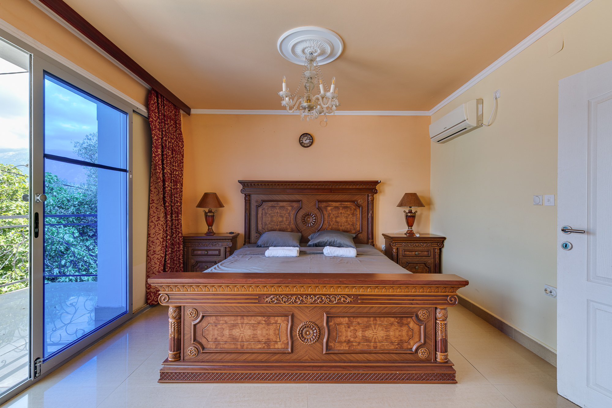  Image of House - 5 Bedrooms - 3 Bathrooms for Residential For Sale in Tivat-Djurasevici-Montenegro, Image 17