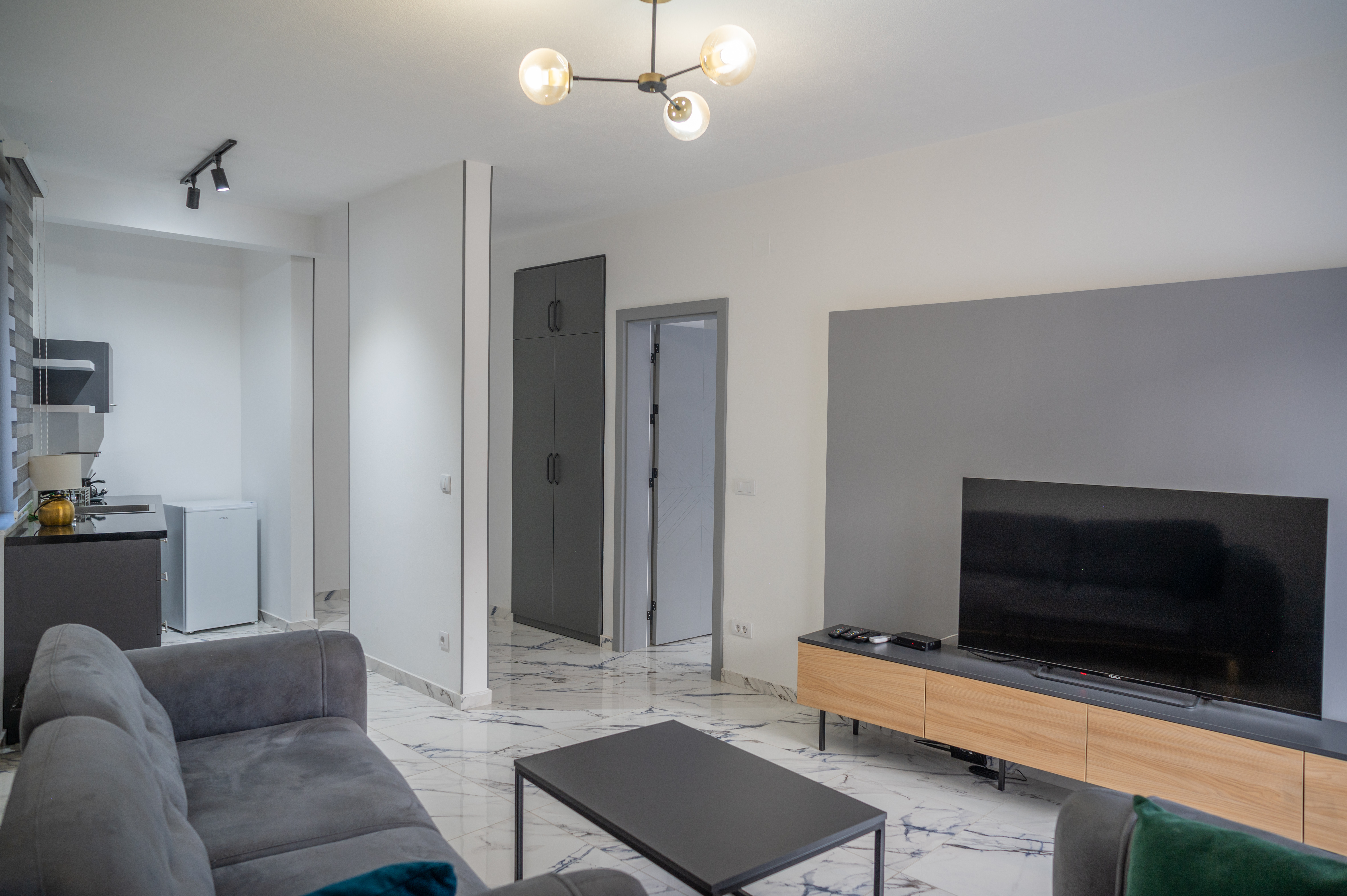 Image of Hotel - 15 Bedrooms - 18 Bathrooms for Sale in Ulcin-Ulcinj-Montenegro, Image 7