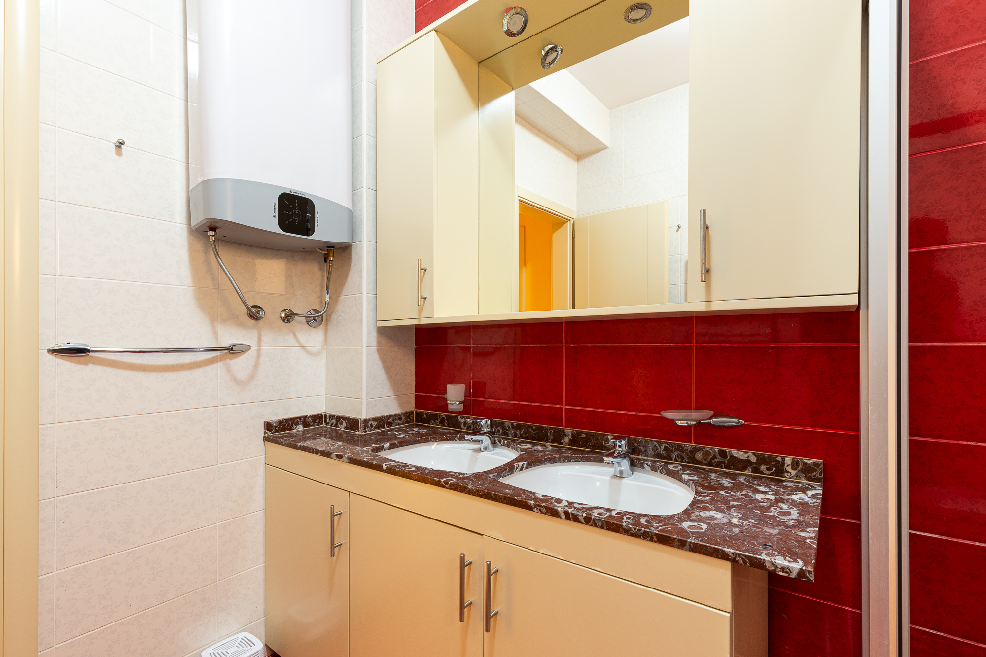Image of House - 4 Bedrooms - 4 Bathrooms for Sale in Bar-Utjeha-Montenegro, Image 43