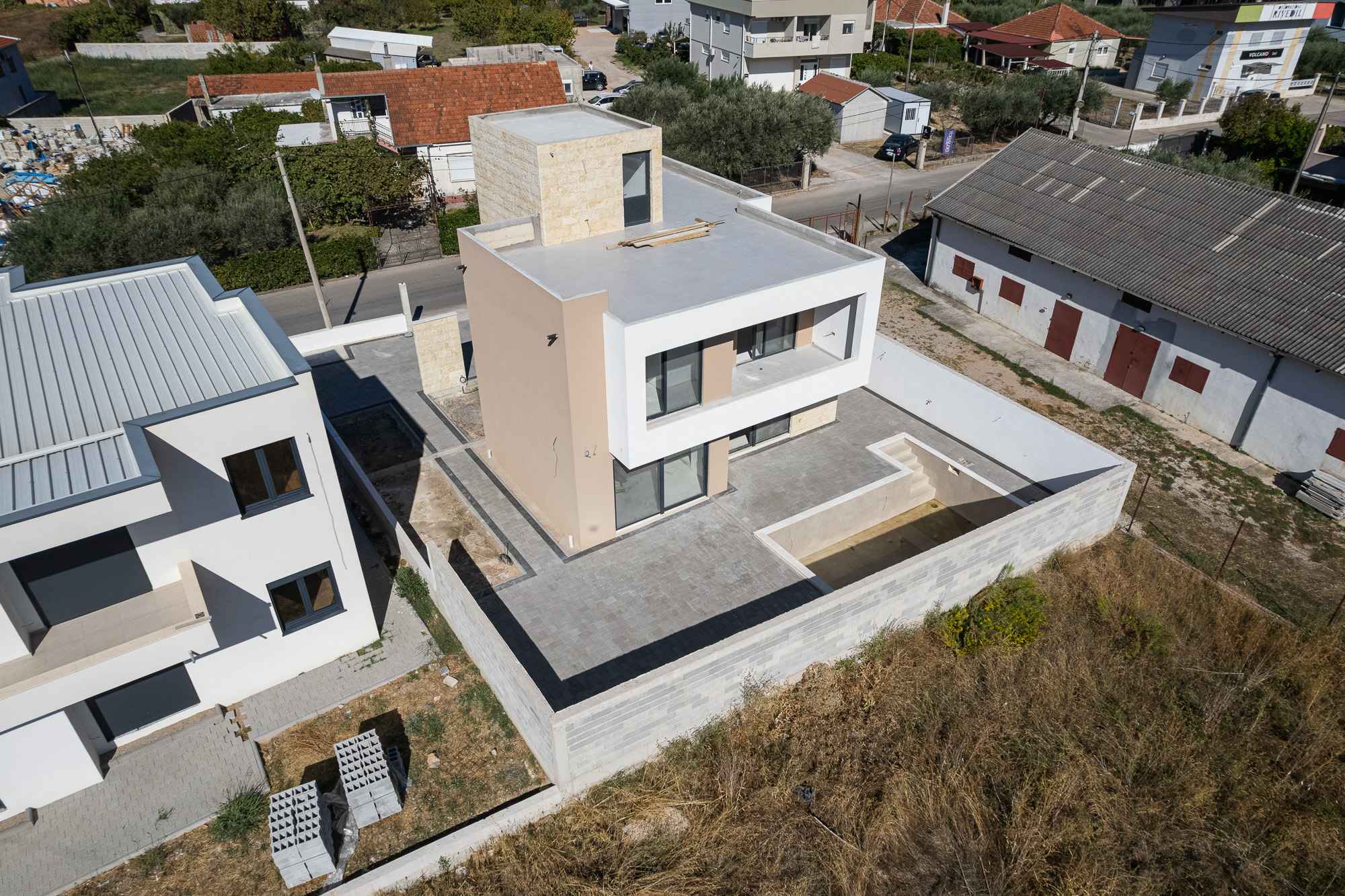  Image of House - 3 Bedrooms - 3 Bathrooms for Residential For Sale in Bar-Bar-Montenegro, Image 9
