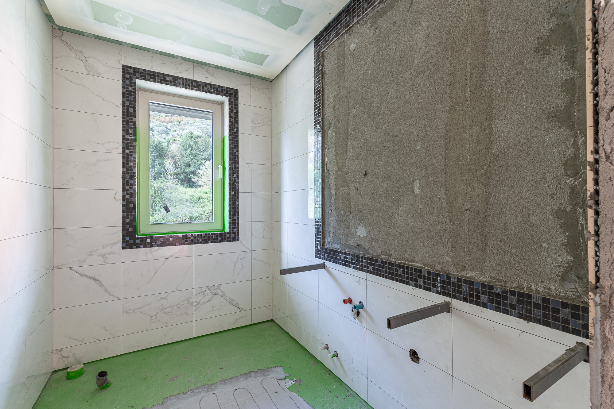 Image of House - 6 Bedrooms for Sale in Kotor-Prcanj-Montenegro, Image 16