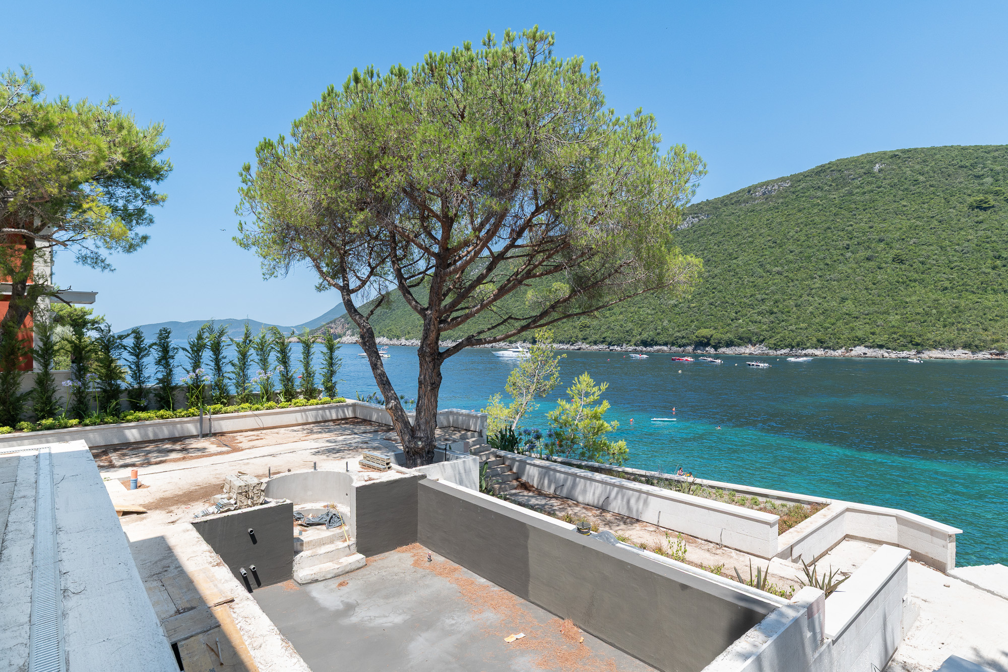 EXCLUSIVE SALE – LUXURY VILLA WITH PRIVATE BEACH, MIRIŠTE (LUŠTICA)  Lustica Herceg-Novi