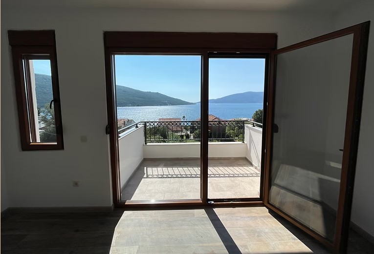 Image of Apartment - 1 Bedrooms - 1 Bathrooms for Sale in Herceg-Novi-Kumbor-Montenegro, Image 2